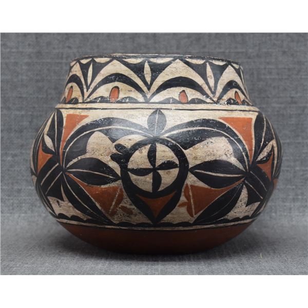 DECORATIVE POTTERY BOWL