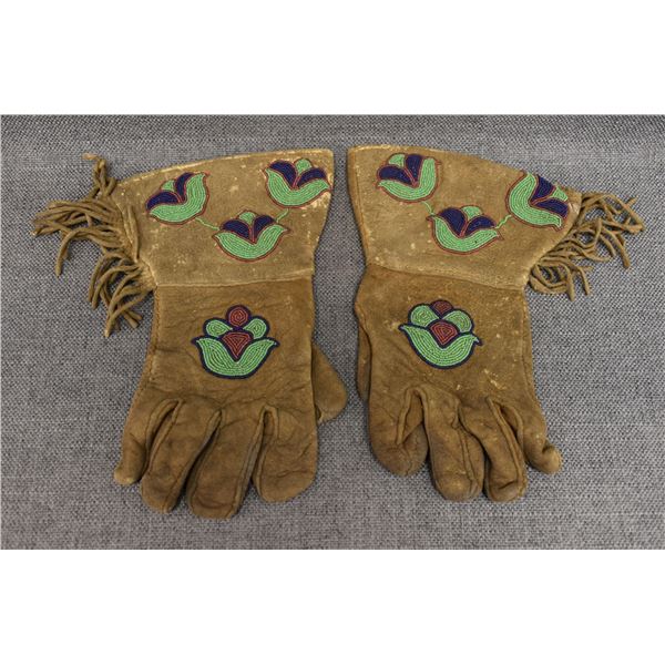 PLAINS BEADED GAUNTLETS