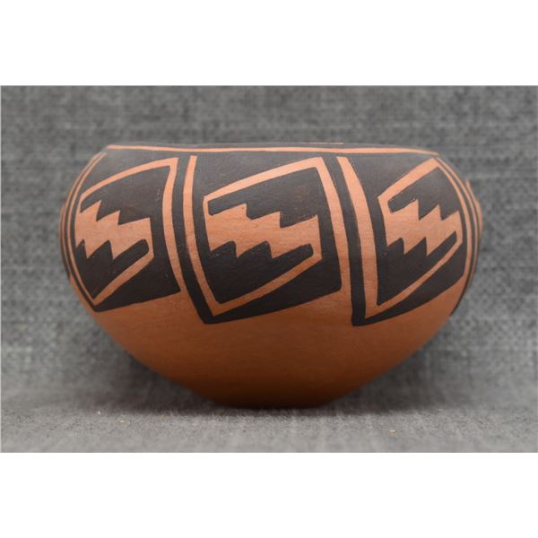 ACOMA POTTERY BOWL (CARMEL LEWIS)