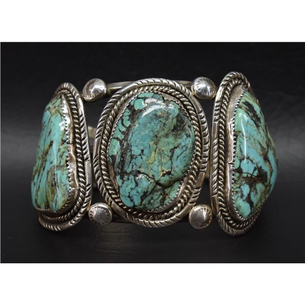 NAVAJO  BRACELET (SIGNED )