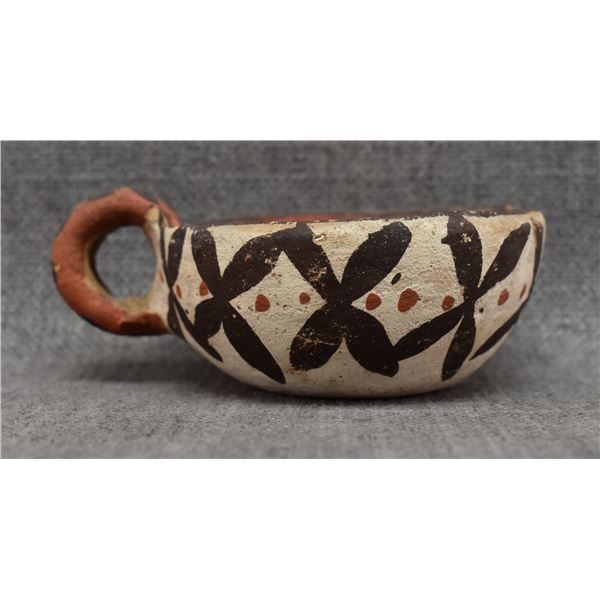 ISLETA POTTERY CUP