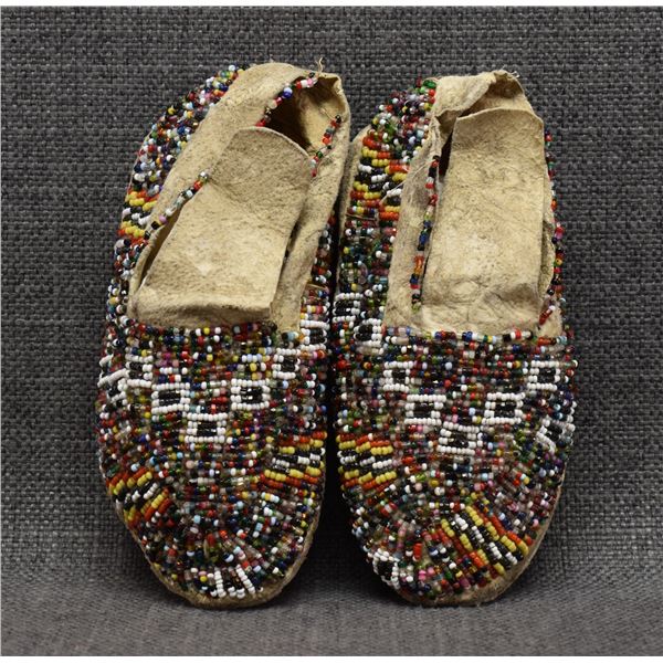 PLAINS CHILD'S MOCCASINS