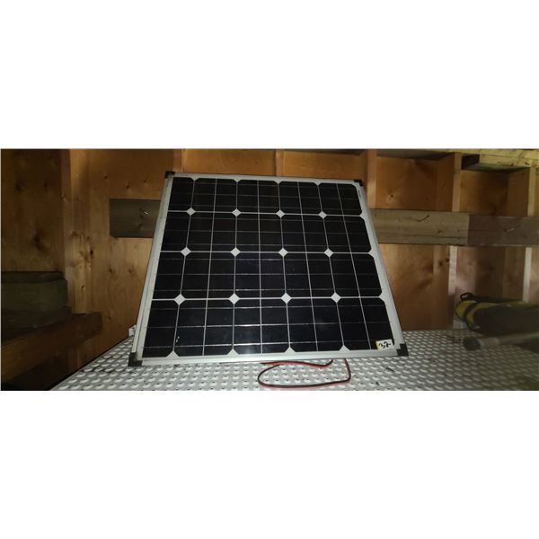 COLEMAN SOLAR PANNEL 30X30"