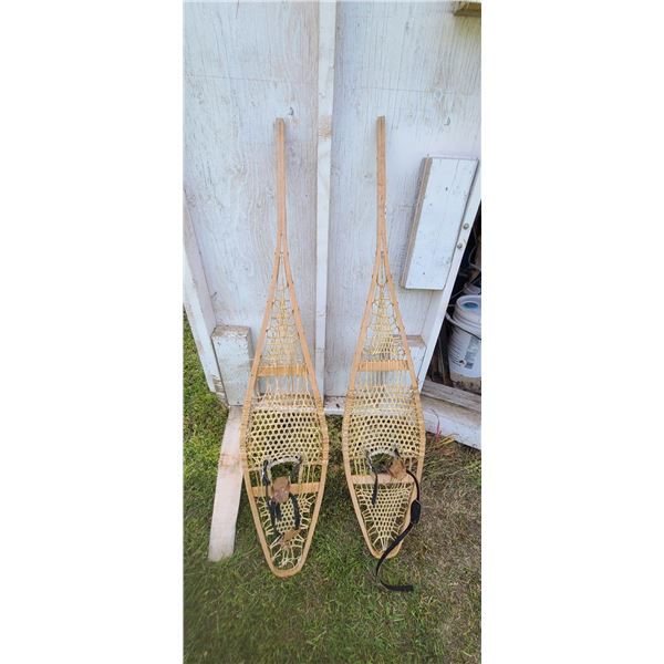 SNOW SHOES 60"