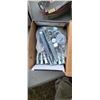 Image 12 : CRATE WITH LARGE QUANTITY OF CONCRETE ANCHOR BOLTS