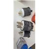 Image 2 : BOX OF ELECTRICAL SUPPLIES AND PLUGS