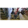 Image 6 : FOUR 2TON JACK STANDS AND ONE EMPTY NAILER CASE