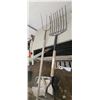 Image 1 : 2 PITCH FORKS