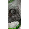 Image 8 : LARGE AMOUNT OF SNARE WIRES AND ROLL OF WIRE