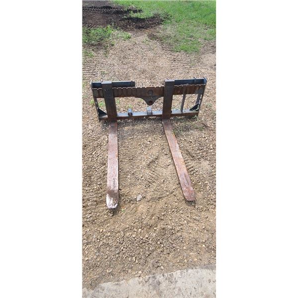 SKID STEER FORKS