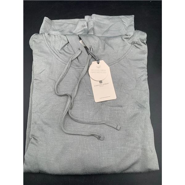 Everyday Sunday Hoodie (M)