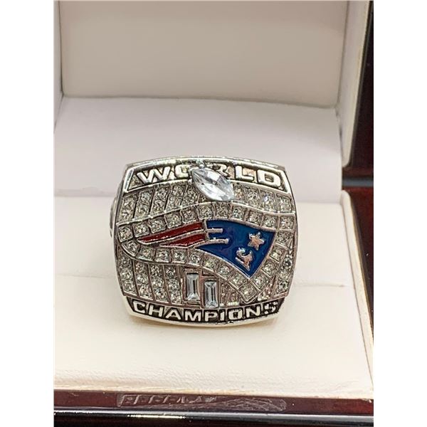 Superbowl XXXVI Tom Brady New England Patriots Commemorative Championship Ring