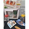 Image 8 : Variety of Kitchen Items