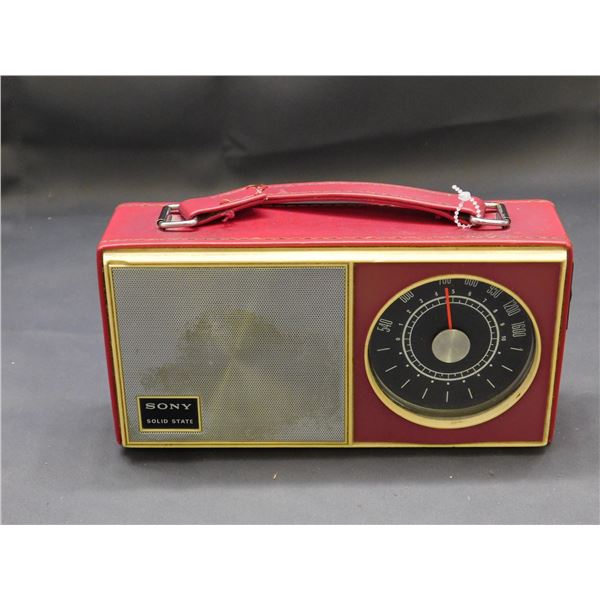 Vintage Sony Solid State Transistor Radio