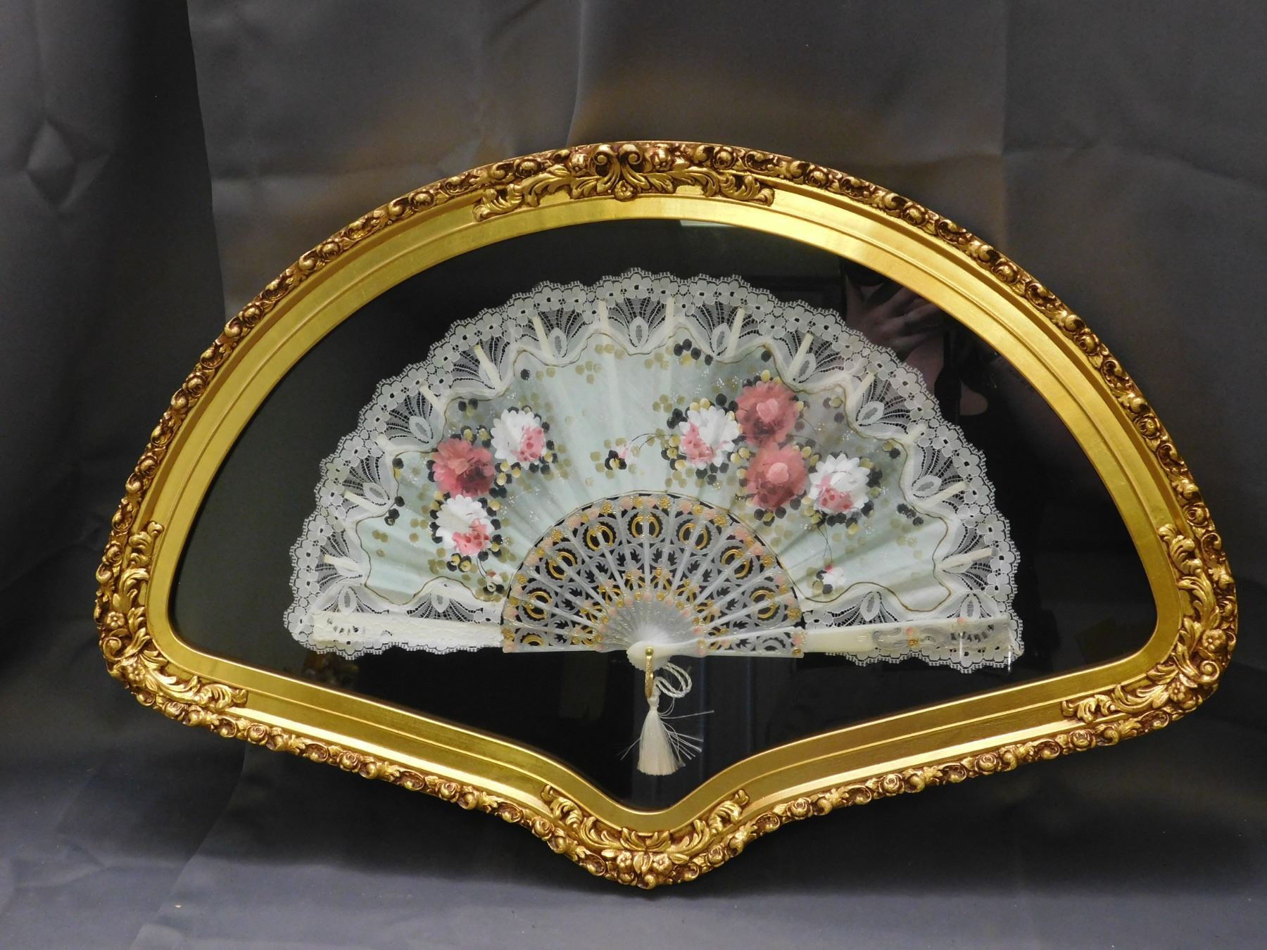 Softbox Fan in Ornate Gold Frame, Floral White Fan