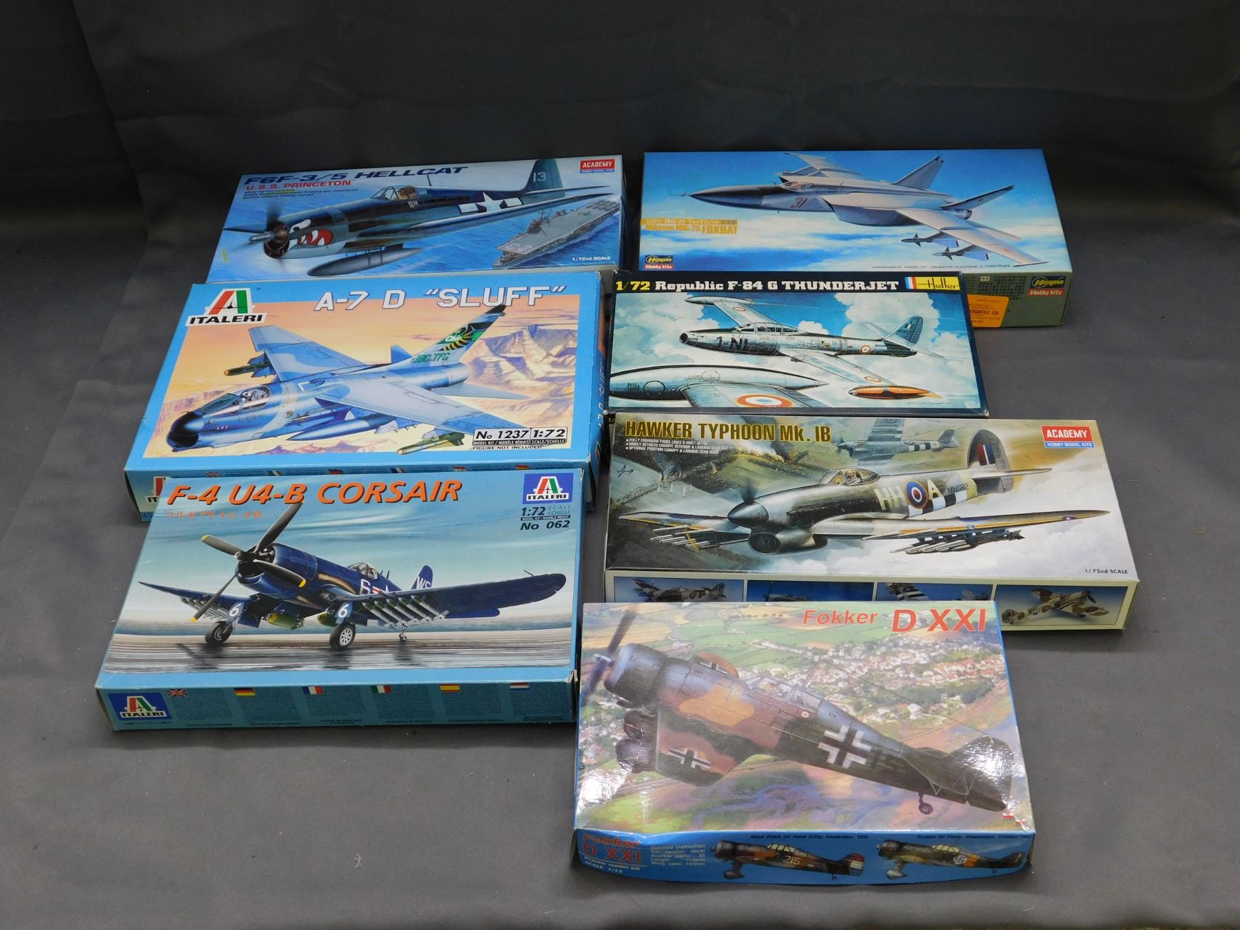 Parts Lot 7pcs Model Kit Parts / Pieces as is for Crafting / Modelling ...
