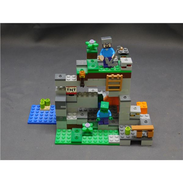 Minecraft LEGO Playset Pieces Steve & Creeper