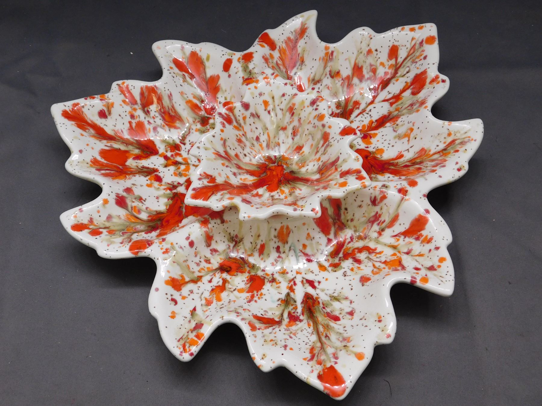 Splatter Pattern Pottery Artist Signed Pottery Divided Leaf Shape Serving Platter & Sauce / Dip ...