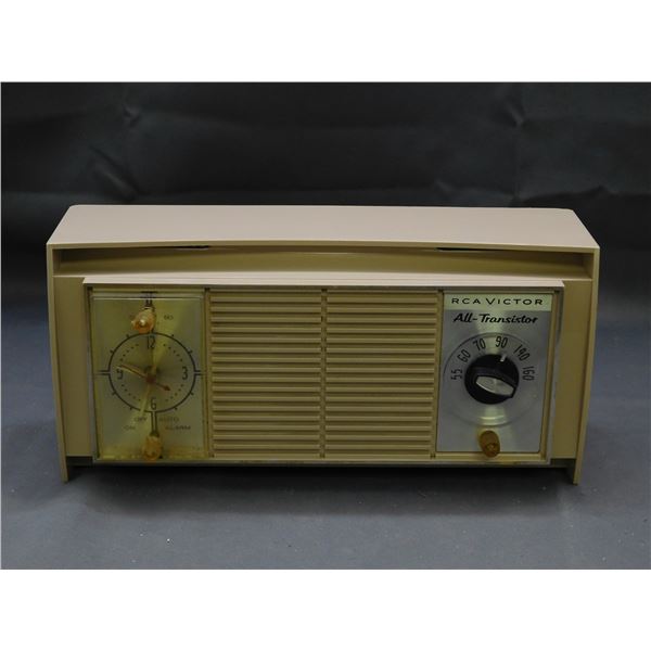 1960s RCA Victor Transistor Clock Radio *working*
