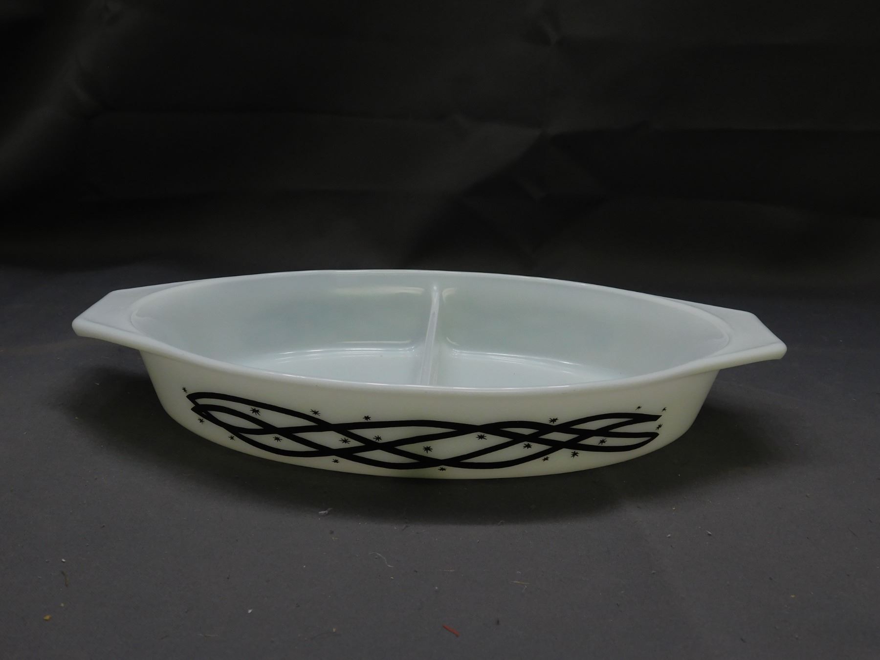 Vintage Pyrex BArbed Wire Divided Casserole Dish