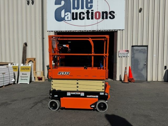 Jlg R1932 NEW JLG MODEL R1932 ELECTRIC SCISSOR LIFT, PLATFORM HEIGHT: 19 FT / 5. ...