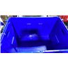 Image 2 : 7 BLUE ROUND TRIP TOTES & 6 BROWN ROUND TRIP TOTES