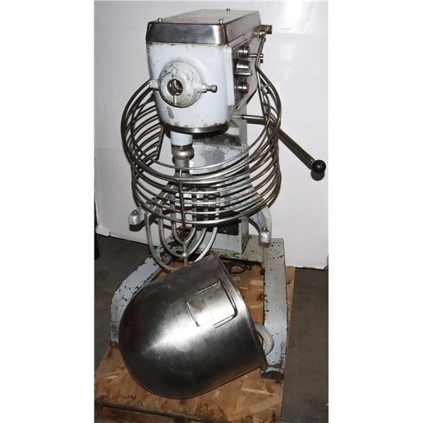 BLAKESLEE MIZER 30 QUART COMES WITH BOWL AND