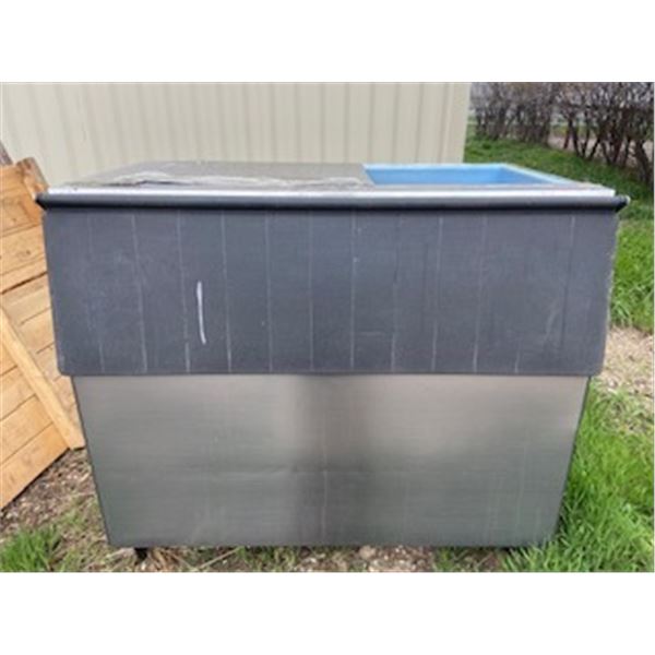 HOSHIZAKI 52" ICE STORAGE BIN MODEL B-900PF