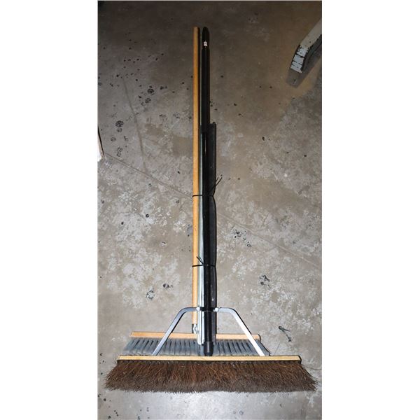 BUNDLE OF CLEANING TOOLS INCLUDING TWO PUSH BROOMS