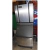 Image 1 : ICE MAKER WITH BIN
