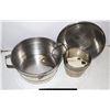 Image 1 : METAL BOWLS, BUCKETS, AND ELECTRIC KETTLE