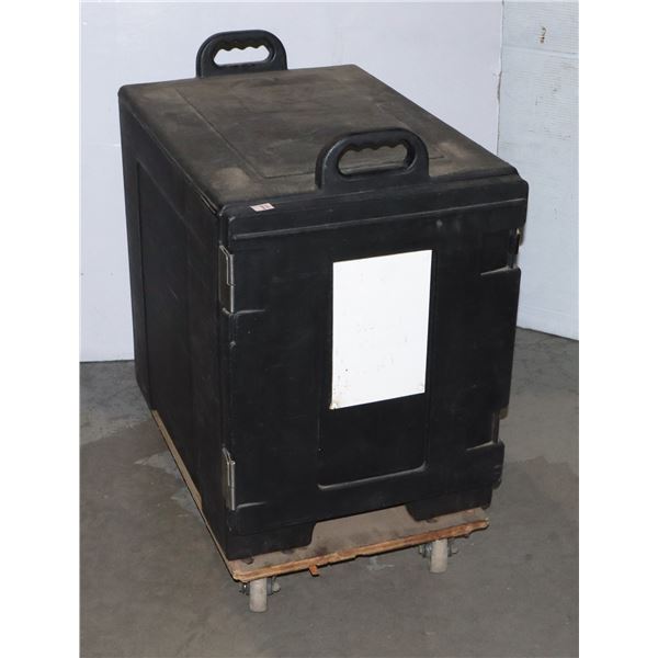 CAMBRO FOOD TRANSPORT MOUNTED TO WHEELS