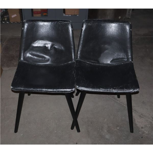 PALLET OF MATCHING RESTAURANT CHAIRS