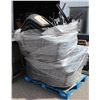 Image 2 : PALLET OF MATCHING RESTAURANT CHAIRS