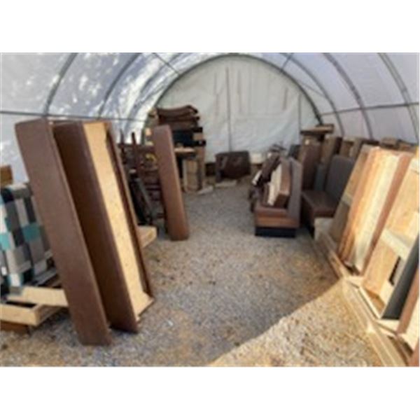 LARGE LOT OF RESTAURANT BOOTHS