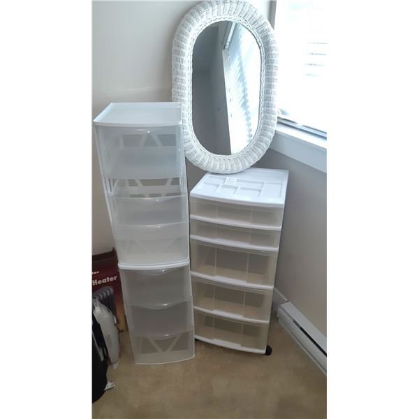 Mirror and Storage Bins & Lamp B
