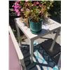 Image 1 : End Table, Plants A
