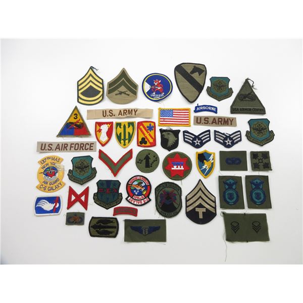 ASSORTED U.S. MILITARY BADGES LOT