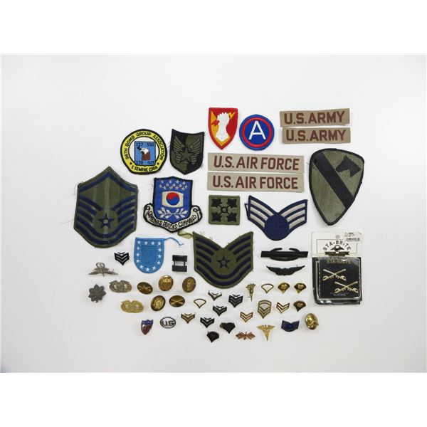 ASSORTED U.S. MILITARY BADGES LOT