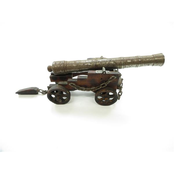 MINIATURE TOY CANNON