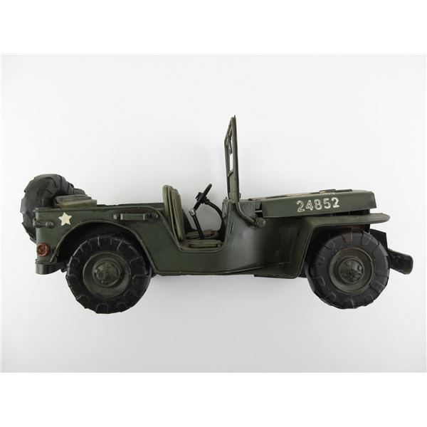 SCALE MODEL U.S. ARMY JEEP CLOCK