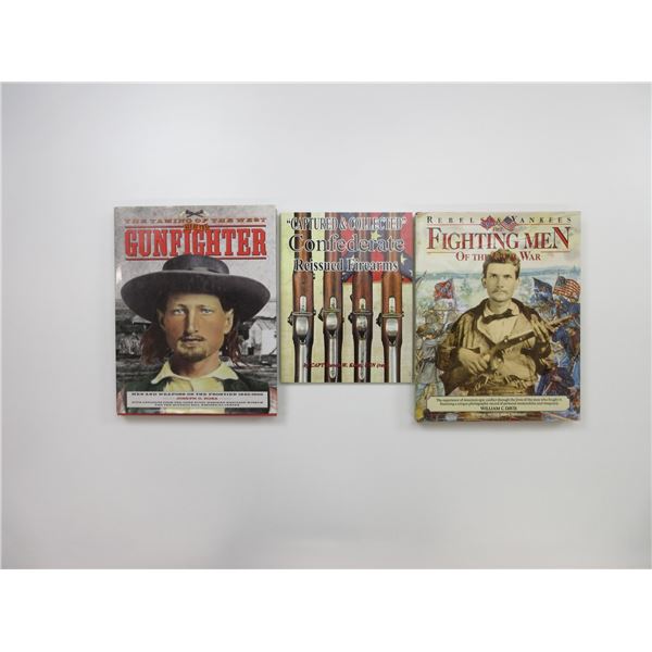 ASSORTED MILITARY BOOKS LOT