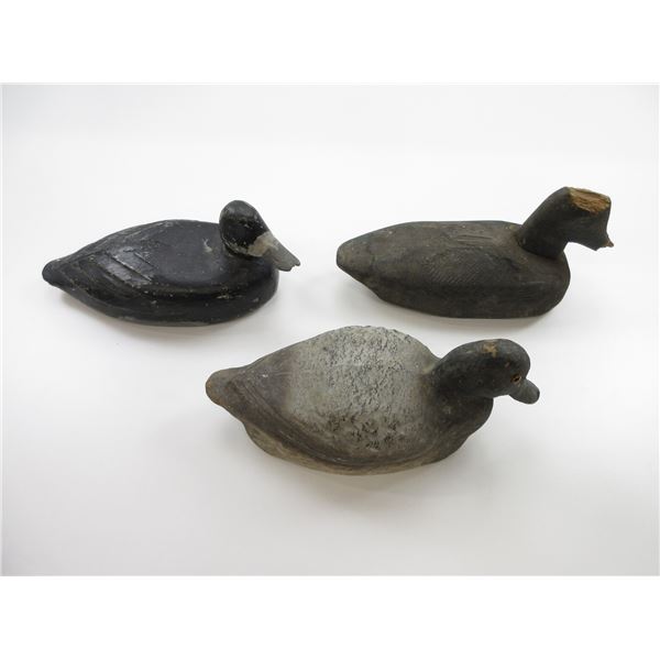 ASSORTED WOODEN DUCK DECOYS LOT