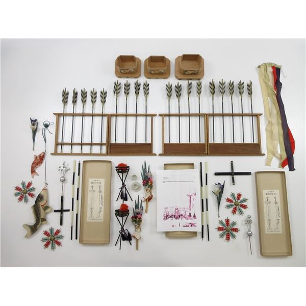ASSORTED JAPANESE ART AND ETC. LOT