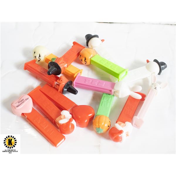 LOT OF VARIOUS VINTAGE HOLIDAY PEZ