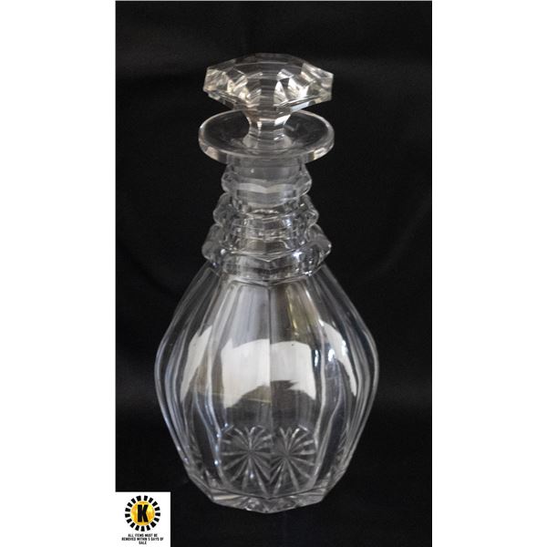 CUT SMALL DECANTER WITH TOP