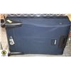 Image 1 : CLAIBORNE 2PC LUGGAGE SET