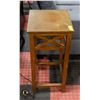 Image 1 : PLANT STAND H-28.5" W-13.25" L-13.25"