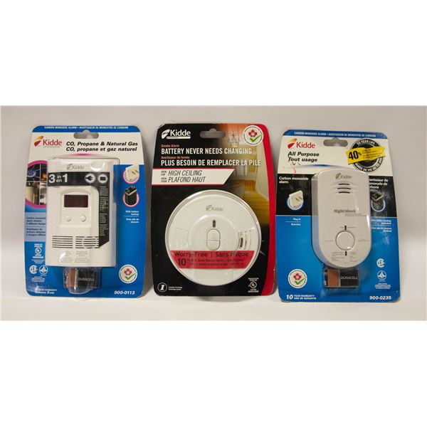 LOT OF CO2/FIRE ALARM DETECTORS