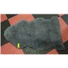 Image 1 : 3 FOOT AUTHENTIC AUSTRALIAN SHEEPSKIN RUG-ESTATE